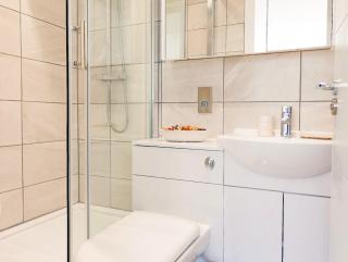 New Large 4 Bedroom & 3 Bathroom Flat near Angel Station in Zone 1 London for Max 13 Guests - Londra - 2