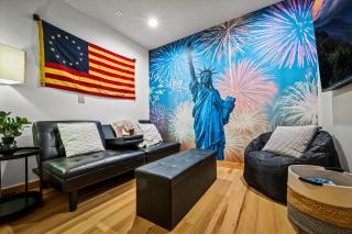 SmokiesBoutiqueCabins would love to host you! 4 miles to Gatlinburg Strip! Resort Pool open May 1 through Oct 1! Views, Shuffleboard, Hot Tub, Arcade! - 8