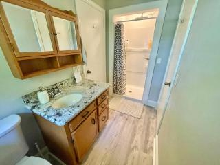 New Modern Lux Large Home 10MIN Downtown Sleeps 12 - 5