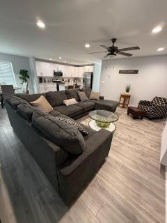 Stay in a new modern townhouse Sleeps 10 - Snellville - 1