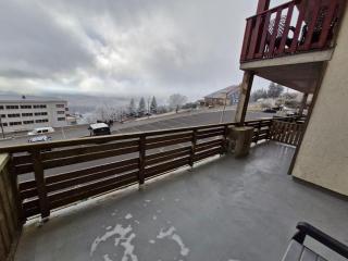 Appartement spacieux avec terrasse et garage, accès piscine - FR-1-814-88 - Besse-et-Saint-Anastaise - 1