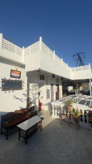 Hotel White House - A Family Homestay - 4