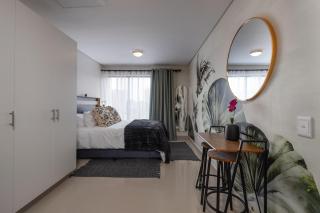 Executive studio w Aircon DA -The Millennial Umhlanga - Durban - 0