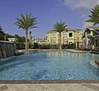 2 Master Bedrooms, Gated Community by UNF - 4
