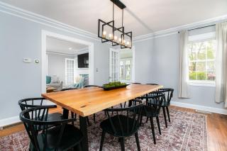 The Grand Dame Luxury Family Home for 10 or more - South Bend - 7