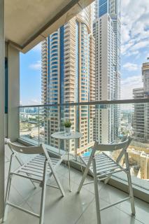 Cozy 2bd in Dubai Marina - 1