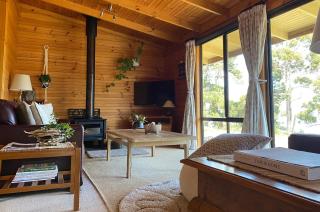 The Cabin by the Sea Waterfront Retreat with Breakfast Hamper - 7