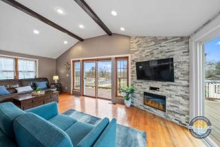 New Lake Como Retreat with Bar and Pool Table - Lake Geneva - 0