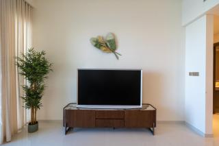 Homes Beyond I Modern 2BR Getaway with Beach Access - 7