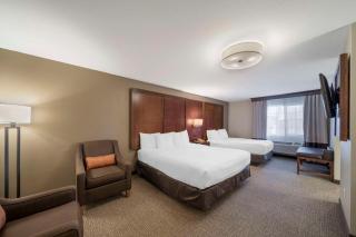 Comfort Suites Red Bluff near I-5 - 1