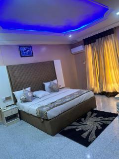 HomeAway Apartment Hotel - Akure - 3
