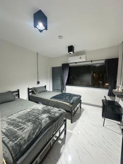 Sriintra Hotel - - 8