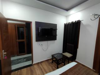 Hotel Bonjur Inn - Greater Noida - 0
