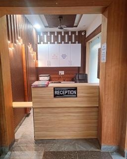 Hotel Bonjur Inn - Greater Noida - 1