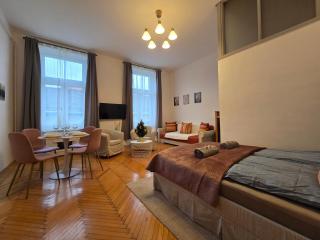 Urban Charm Studio Downtown - lively quarter - Budapest - 0