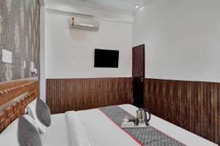 Collection O Samira Residency Near Botanic Garden Of Indian Republic - 6