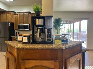 Desert Hills Fun Home Pool Spa 6 Room 9 bed 15ppl - 4