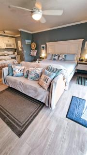 NEW Stunning Beachfront Condo at the Coral Beach - Freeport - 8