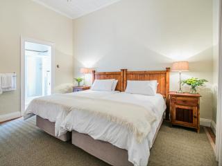 Karoo House Collection - 111 Cradock - Graaff-Reinet - 5