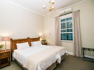 Karoo House Collection - 111 Cradock - Graaff-Reinet - 3