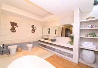Large Private Villa, central Seminyak, Bali - Seminyak - 3