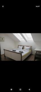 Urban, 2 Bedroom, six min tram Charles bridge - 4