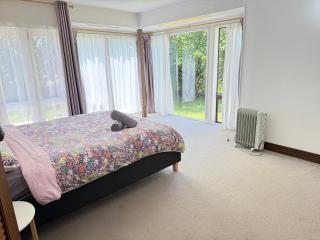 Pukekohe Farm House 5min to Town Centre - 5