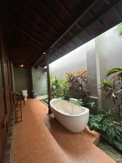 Villa 2- Pondok Mirah - Prime Lifestyle Group - Ubud - 3