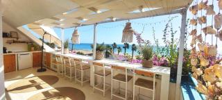 Beach penthouse with rooftopbar and Fiber WiFi, spectacular 180 degrees ocean view - 0