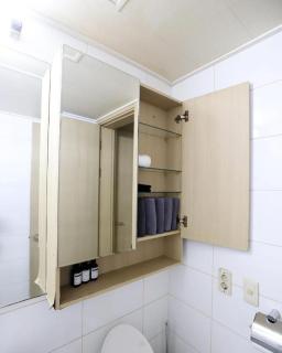 Modern 2 Bedroom 2 Bed 1-Bathroom Apartment for Rent in Gangnam Seou - Seul - 5