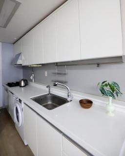 Modern 2 Bedroom 2 Bed 1-Bathroom Apartment for Rent in Gangnam Seou - Seul - 4