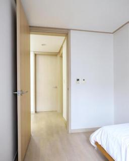 Modern 2 Bedroom 2 Bed 1-Bathroom Apartment for Rent in Gangnam Seou - Seul - 3