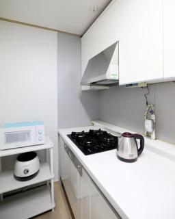 Modern 2 Bedroom 2 Bed 1-Bathroom Apartment for Rent in Gangnam Seou - Seul - 2