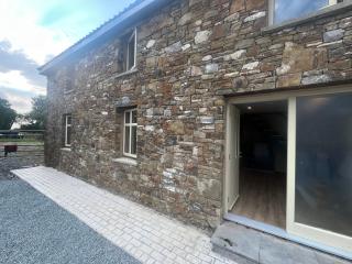 Fully renovated courtyard house - - 0