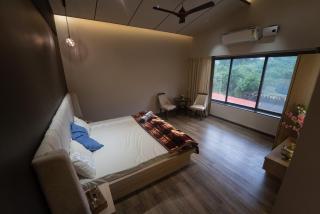 Royal Cabana Lonavla - 6BHK Luxury Villa with Heated pool and Turf - Lonavala - 8