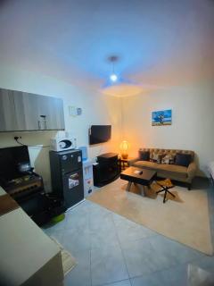 Rige's Homes Furnished Studio - 9