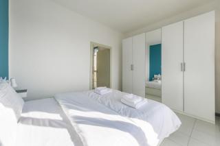 Easy Parking - 5 Min to Metro - Balcony - Quiet - Milan - 3
