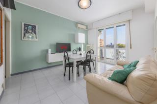 Easy Parking - 5 Min to Metro - Balcony - Quiet - Milan - 1