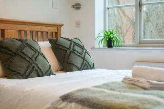 Kelham Riverside Loft,Free Parking,Gym, River view - 6