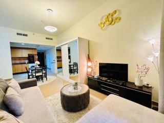 Premium Large Studio in Hamilton residency business bay Marasi Drive Dubai - 3