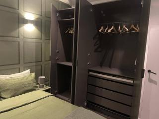 NW119SG-ModernApt-2Guests-2Br-1minHighStreet - Londra - 1