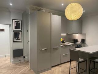 NW119SG-ModernApt-2Guests-2Br-1minHighStreet - Londra - 6