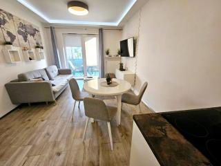 FIRST -- Green Żoliborz Apartment 5 - 9