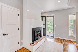 Modern Historic, 2 min to Homestead, Fast WiFi - Hot Springs - 8