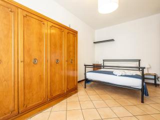 Naviglio Pavese Comfortable Apt with Balcony! - Milan - 9
