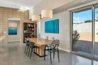 Modern Living - Palm Springs - 1