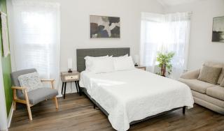 Kids Friendly Ranch,Jaccuzzi Tub,Walk to Food Lion,Keurig Machine,Crib,5G internet - Cary - 6