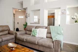 Kids Friendly Ranch,Jaccuzzi Tub,Walk to Food Lion,Keurig Machine,Crib,5G internet - Cary - 7
