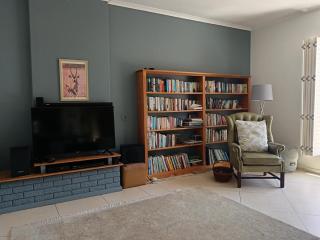 Crinum House and cottages in Bloubergstrand - Cape Town - 8