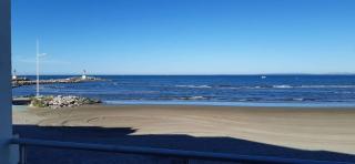 AS22244- P4 Vue Mer, sur la plage à 2 pas du Centre Ville avec parking privé - 2